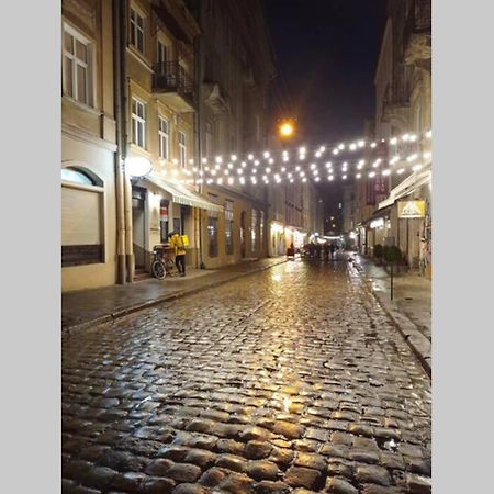 Двокімнатна Квартира В Центрі Львова. Lviv Ngoại thất bức ảnh